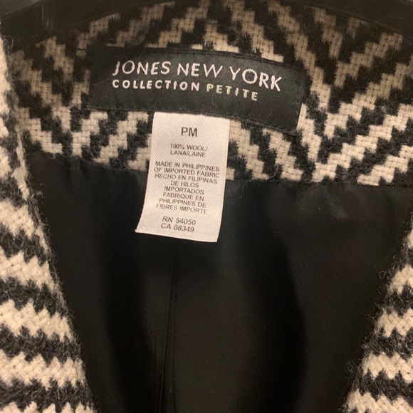 Jacket/ Blazer Gently used - Picture 5 of 7